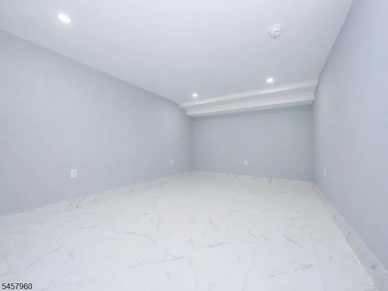 412 Gregory Rd Paramus, NJ 07652
