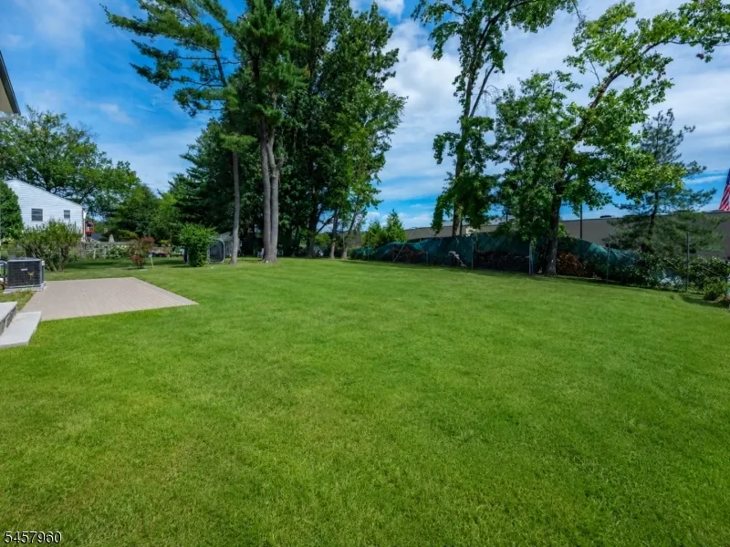 412 Gregory Rd Paramus, NJ 07652