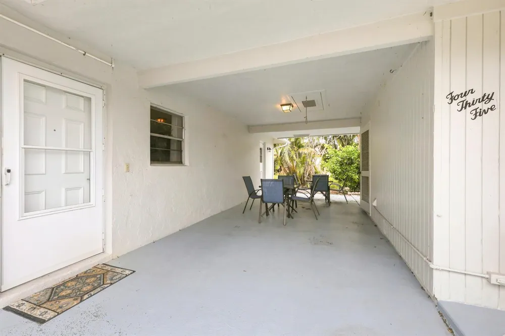 435 BLUEBIRD LANE Delray Beach, FL 33445
