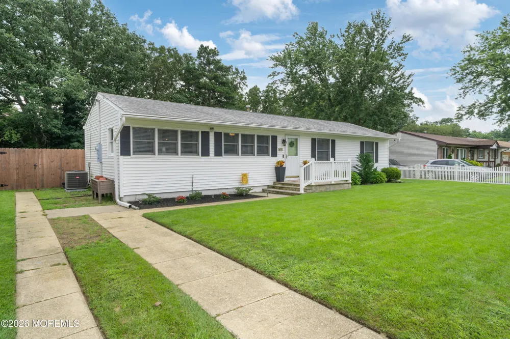 13 Charles Avenue Manchester, NJ 08759