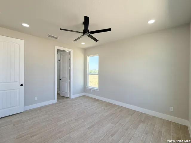 125 Camino Verde Ct La Vernia, TX 78121