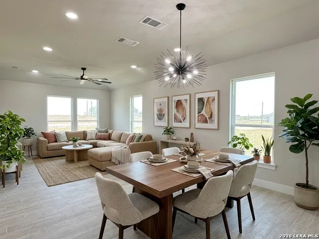 125 Camino Verde Ct La Vernia, TX 78121