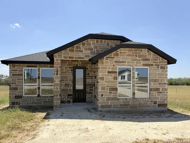 125 Camino Verde Ct La Vernia, TX 78121
