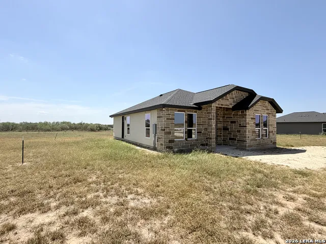 125 Camino Verde Ct La Vernia, TX 78121