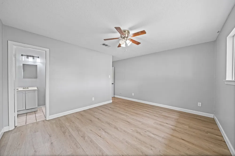 806 Shawnee Street Houston, TX 77034