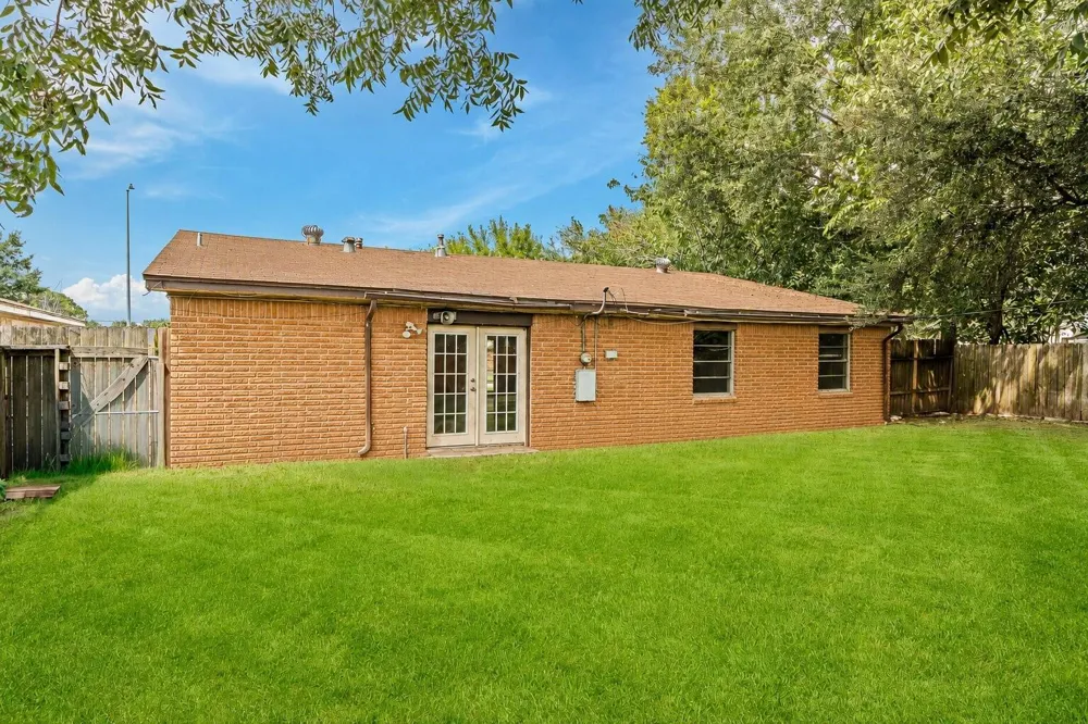 806 Shawnee Street Houston, TX 77034