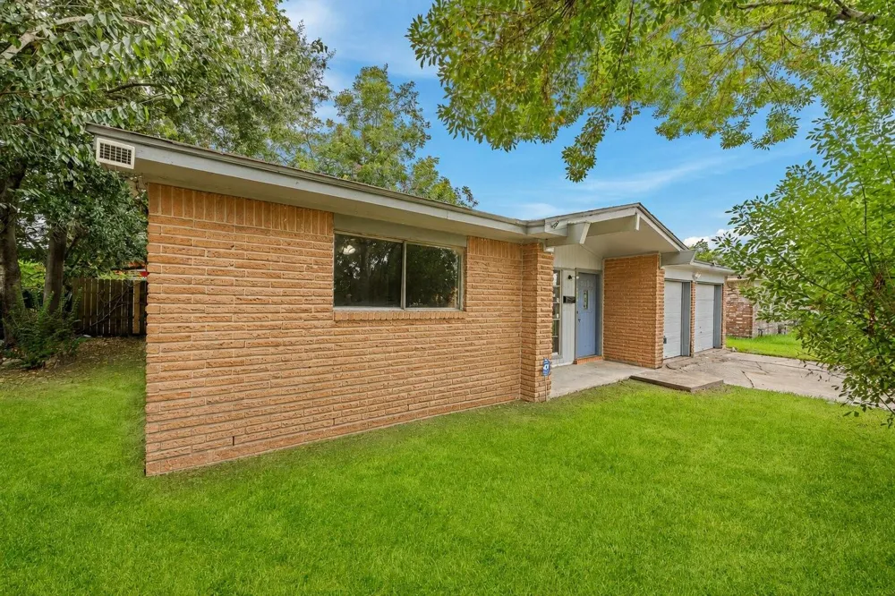 806 Shawnee Street Houston, TX 77034