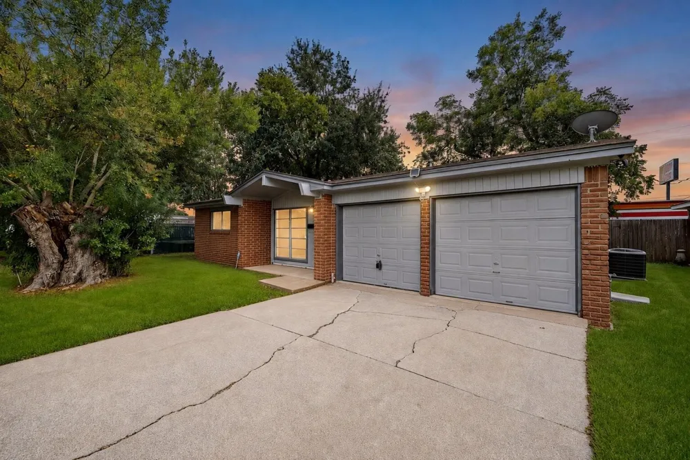 806 Shawnee Street Houston, TX 77034