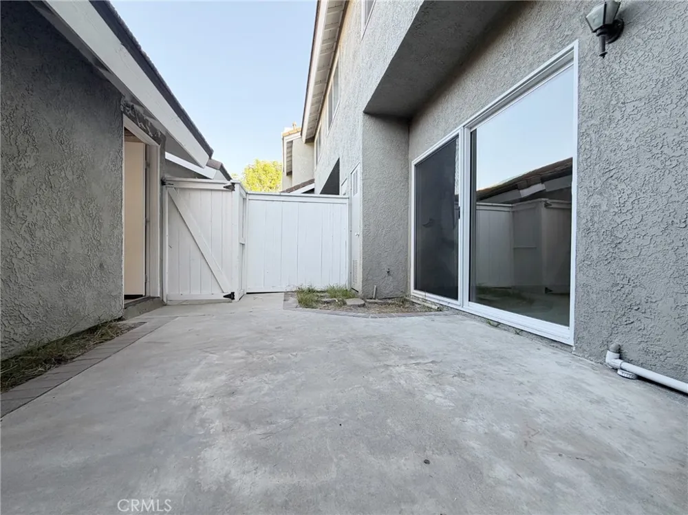 73 Goldenrod Irvine, CA 92604