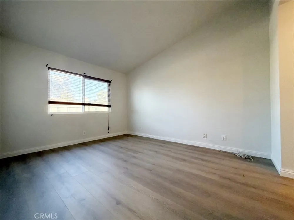 73 Goldenrod Irvine, CA 92604