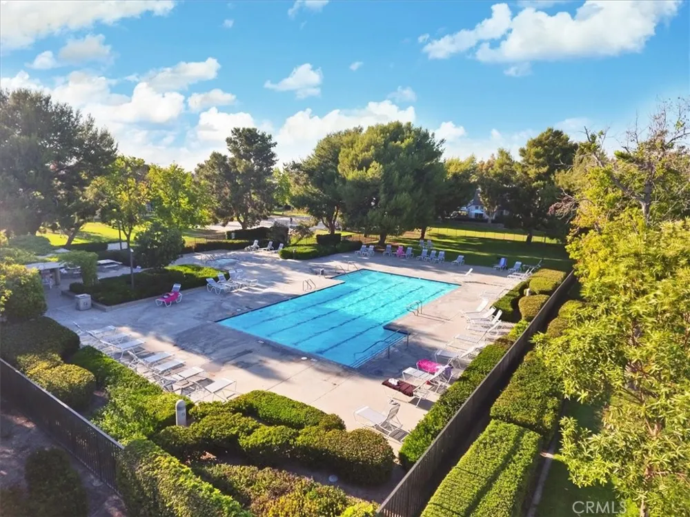 73 Goldenrod Irvine, CA 92604