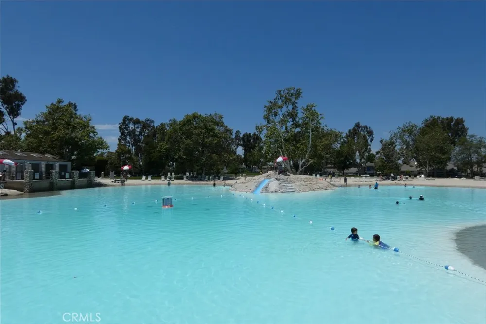 73 Goldenrod Irvine, CA 92604