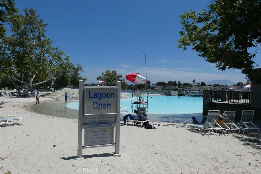 73 Goldenrod Irvine, CA 92604
