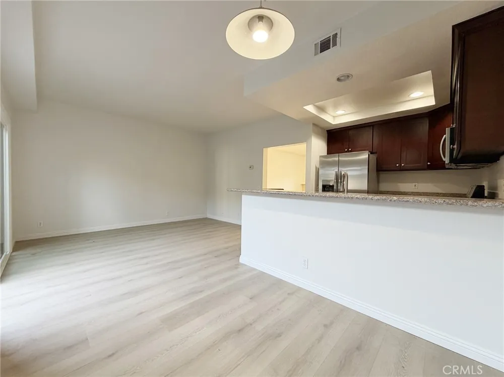 73 Goldenrod Irvine, CA 92604