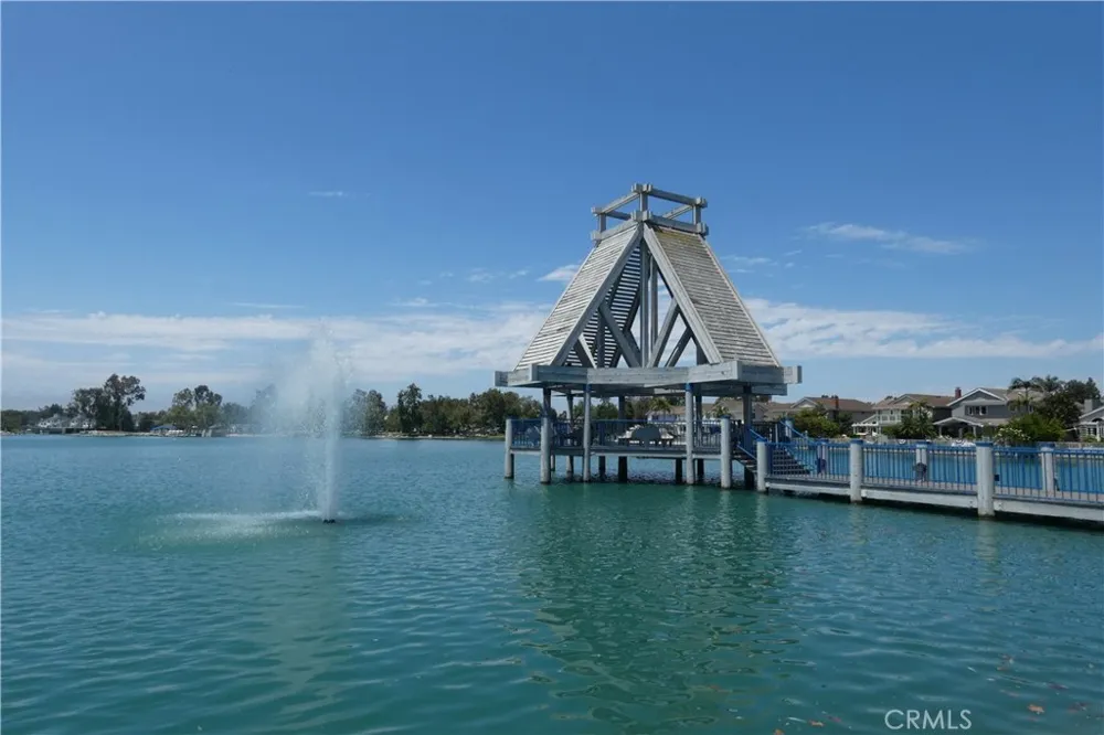 73 Goldenrod Irvine, CA 92604