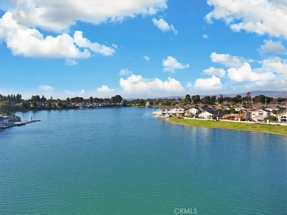 73 Goldenrod Irvine, CA 92604