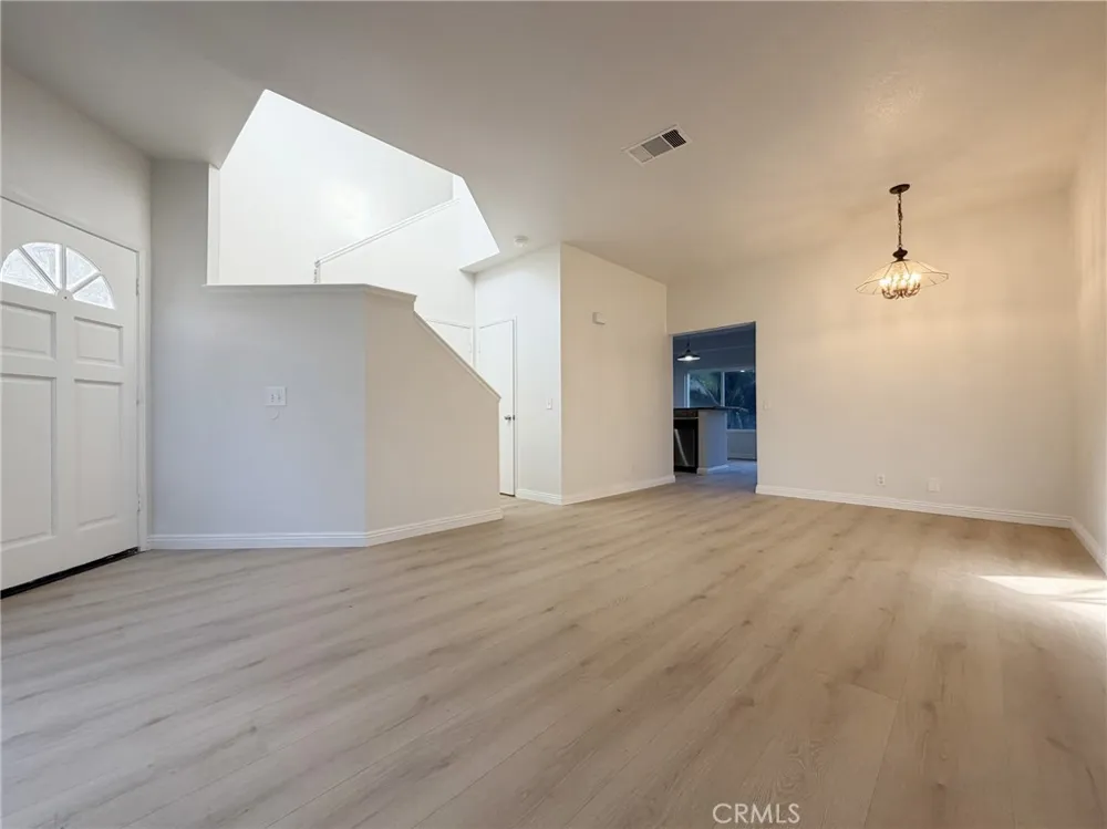 73 Goldenrod Irvine, CA 92604