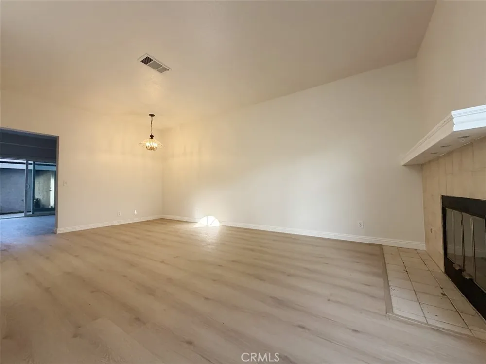 73 Goldenrod Irvine, CA 92604