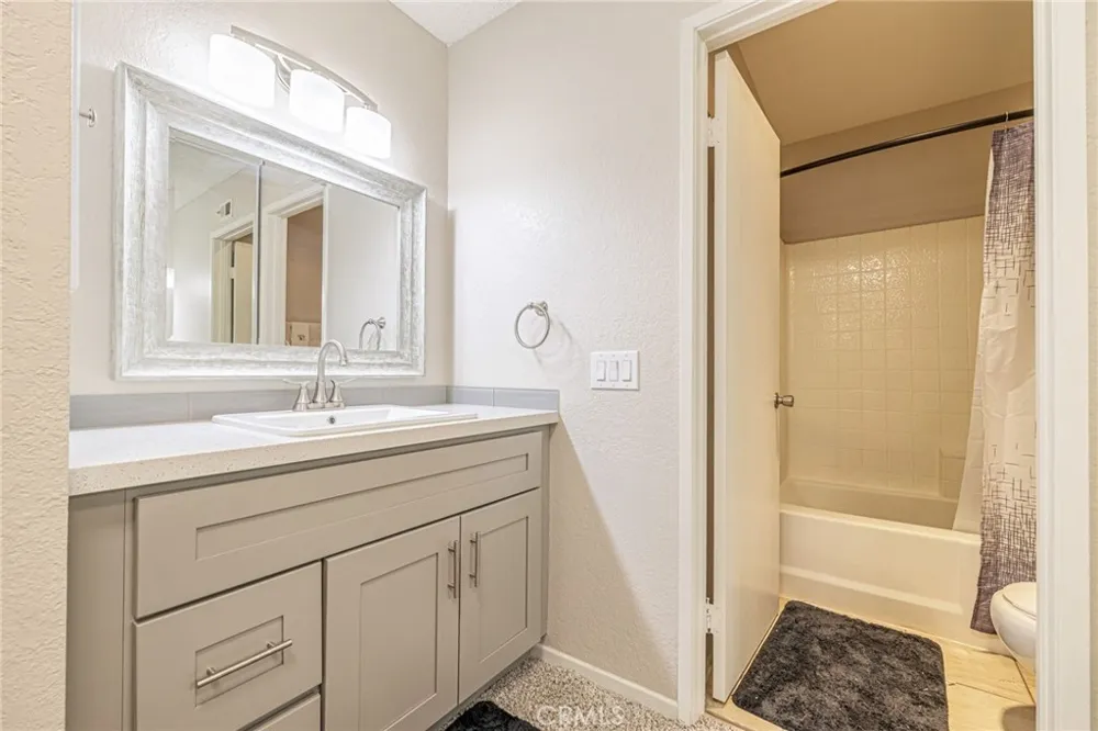 2554 Olive #82 Palmdale, CA 93550
