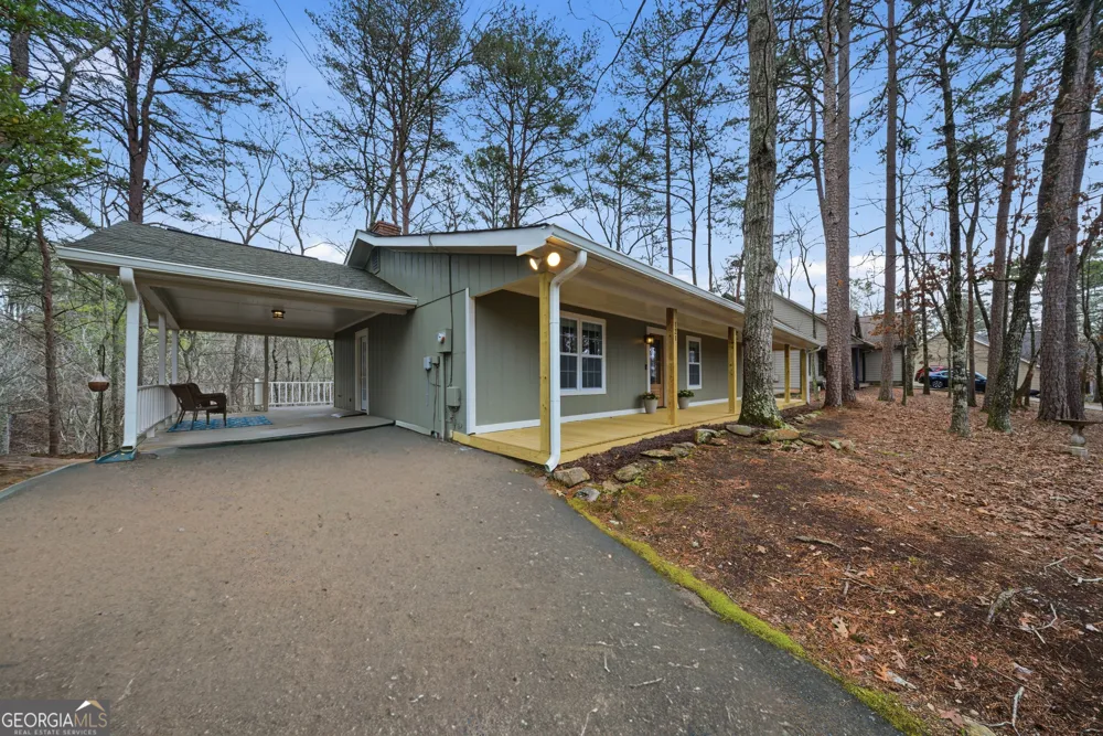 121 White Antelope ST Waleska, GA 30183