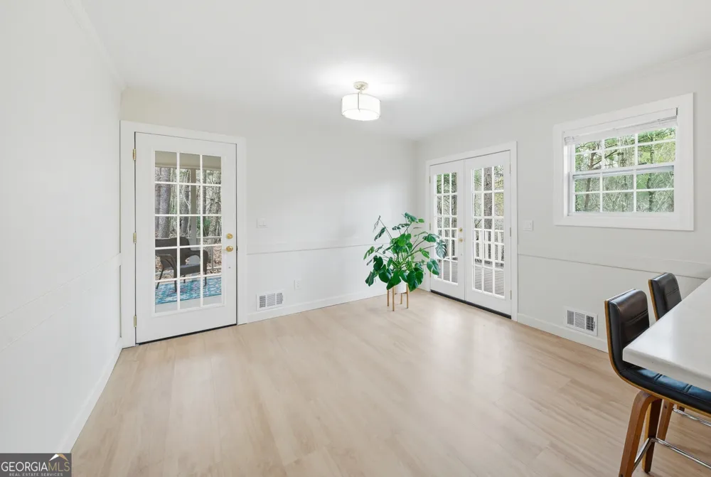 121 White Antelope ST Waleska, GA 30183