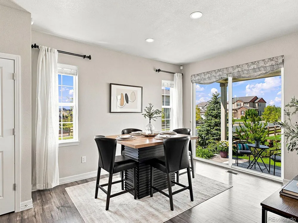 7266 S Robertsdale Way Aurora, CO 80016