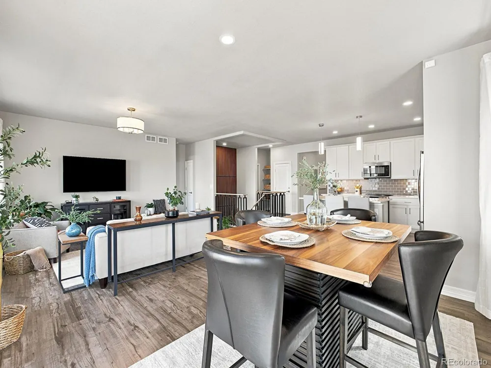 7266 S Robertsdale Way Aurora, CO 80016