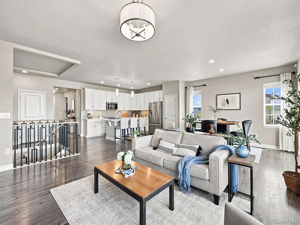 7266 S Robertsdale Way Aurora, CO 80016