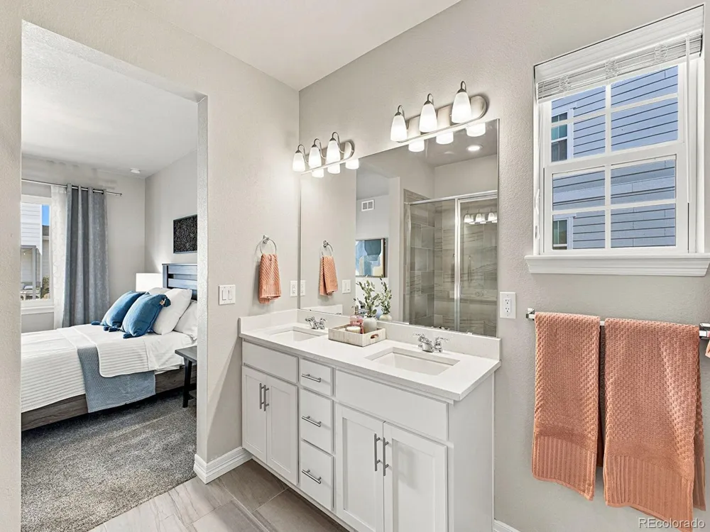 7266 S Robertsdale Way Aurora, CO 80016
