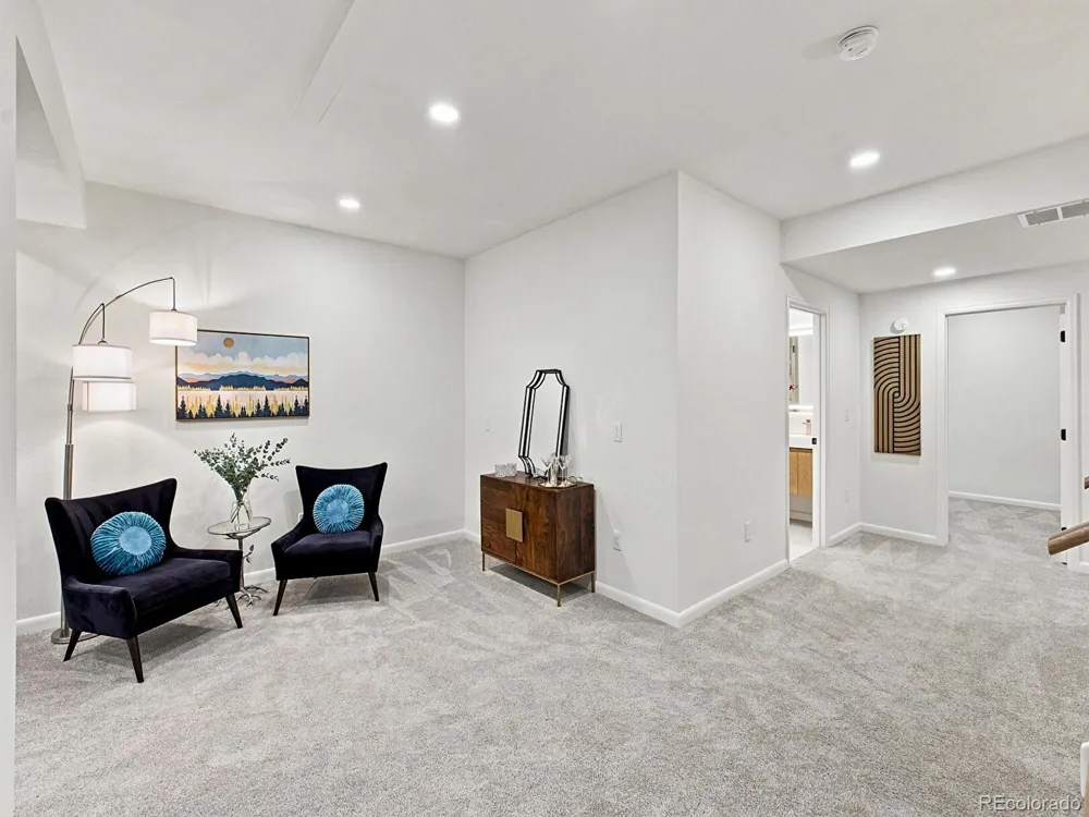 7266 S Robertsdale Way Aurora, CO 80016