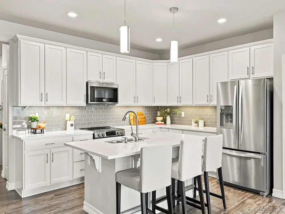 7266 S Robertsdale Way Aurora, CO 80016
