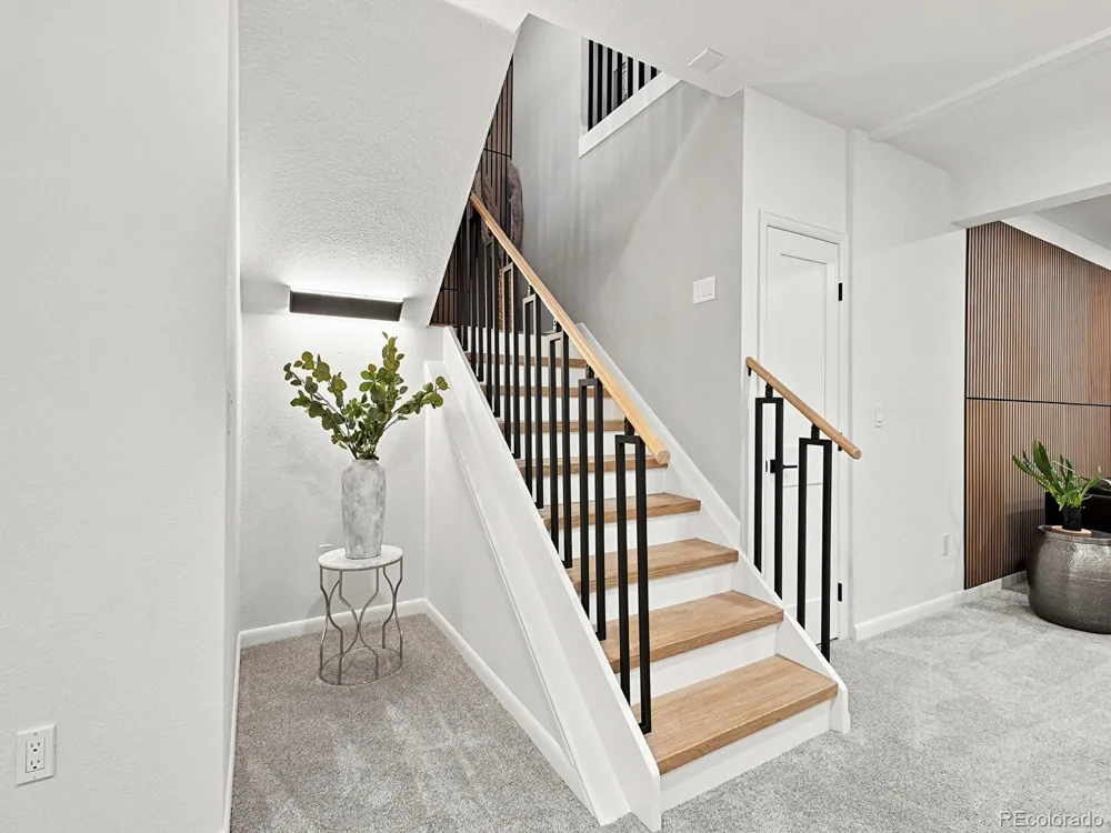 7266 S Robertsdale Way Aurora, CO 80016