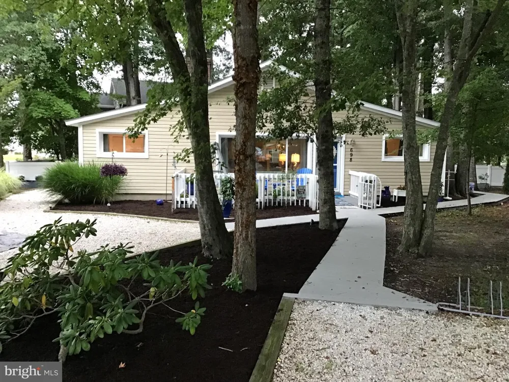 698 COLLINS COURT Bethany Beach, DE 19930