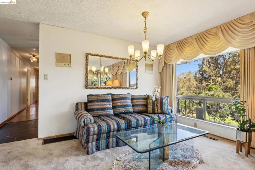 11233 Monan St Oakland, CA 94605