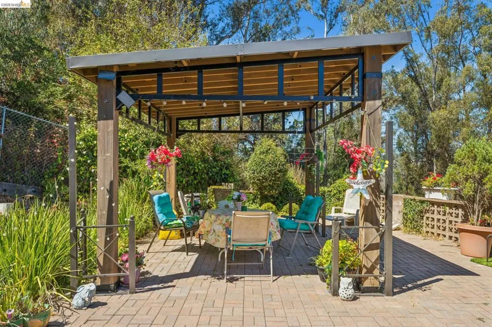 11233 Monan St Oakland, CA 94605