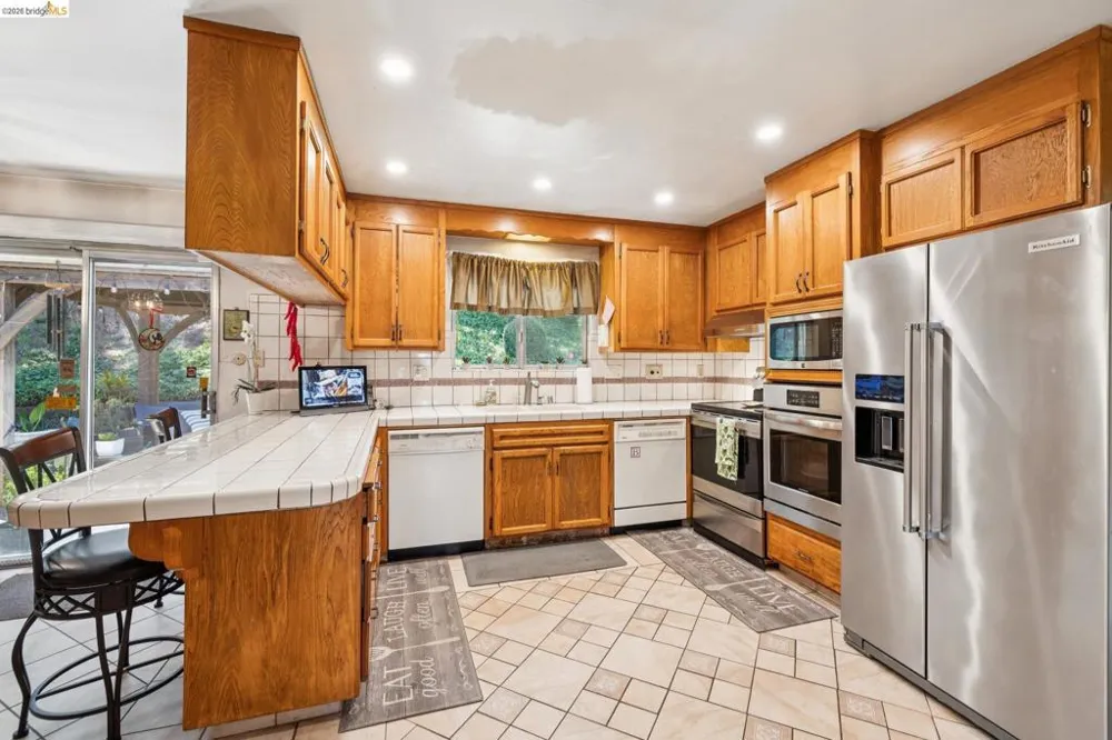 11233 Monan St Oakland, CA 94605