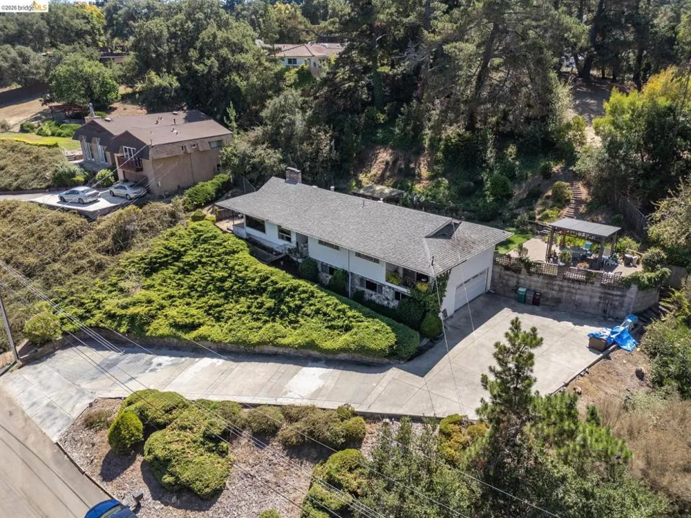 11233 Monan St Oakland, CA 94605