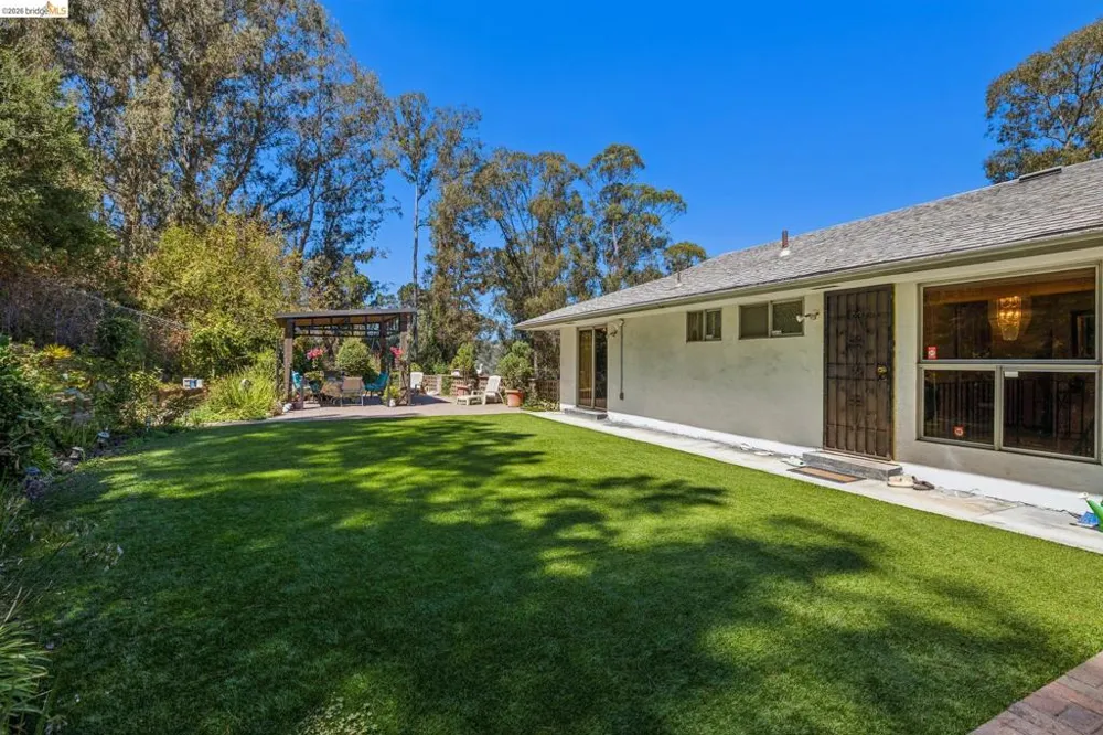 11233 Monan St Oakland, CA 94605