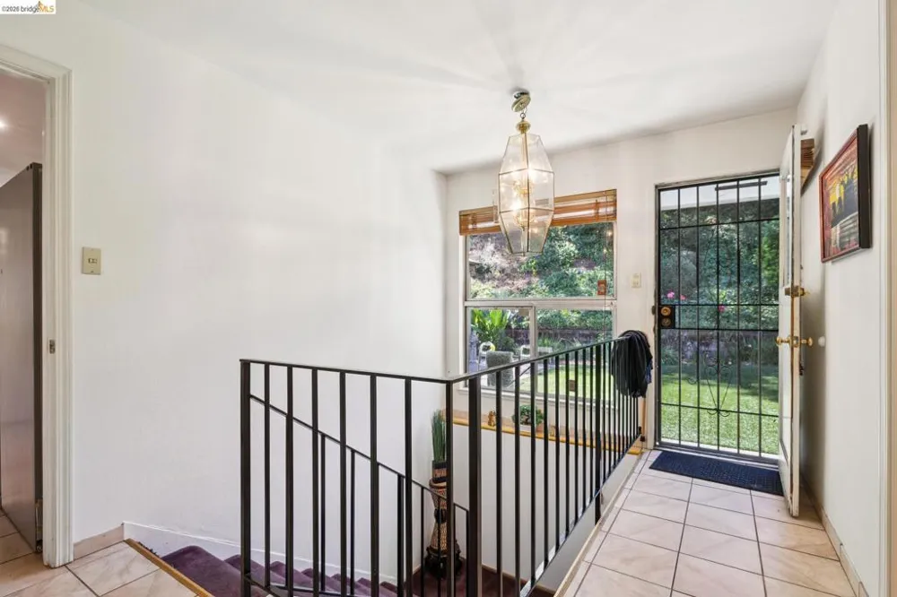 11233 Monan St Oakland, CA 94605