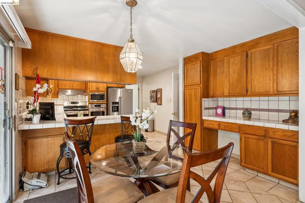 11233 Monan St Oakland, CA 94605