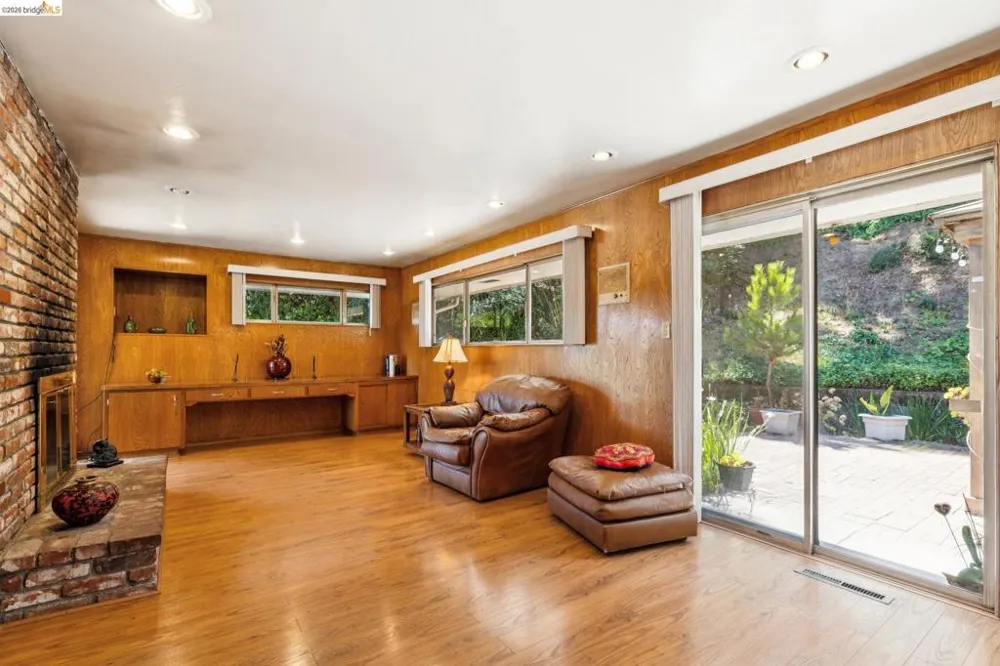 11233 Monan St Oakland, CA 94605