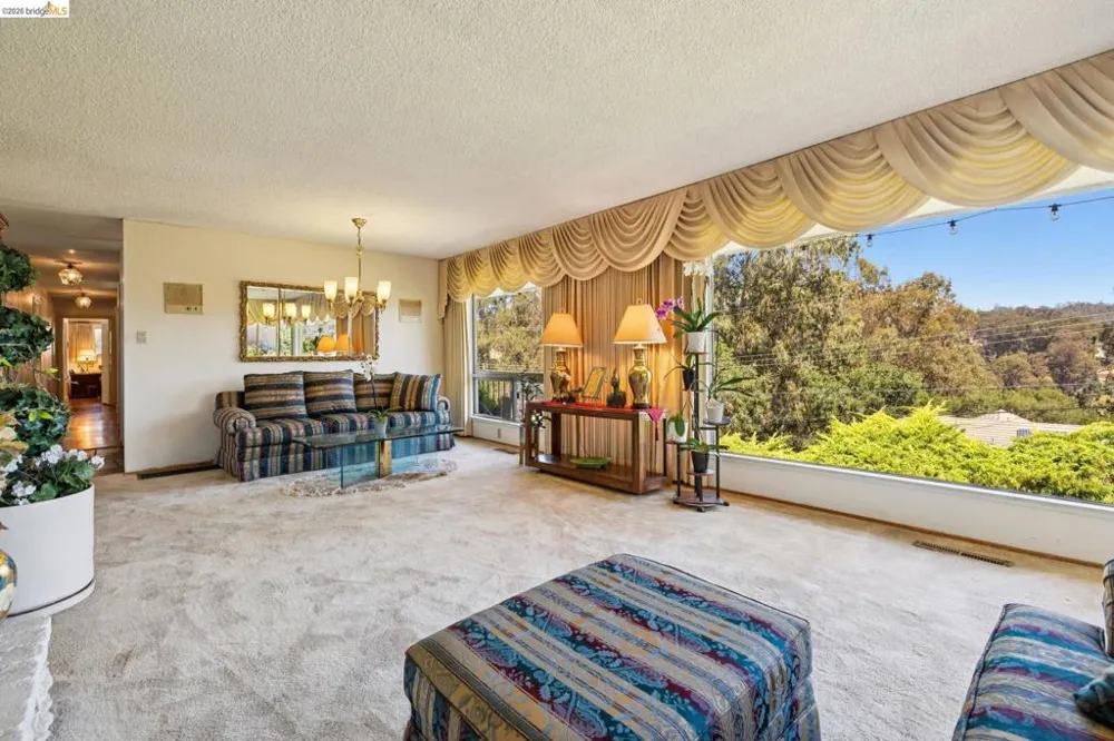 11233 Monan St Oakland, CA 94605
