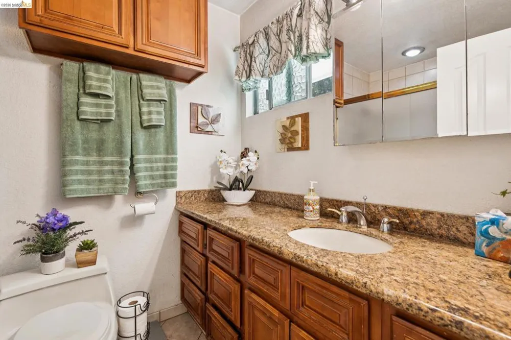 11233 Monan St Oakland, CA 94605