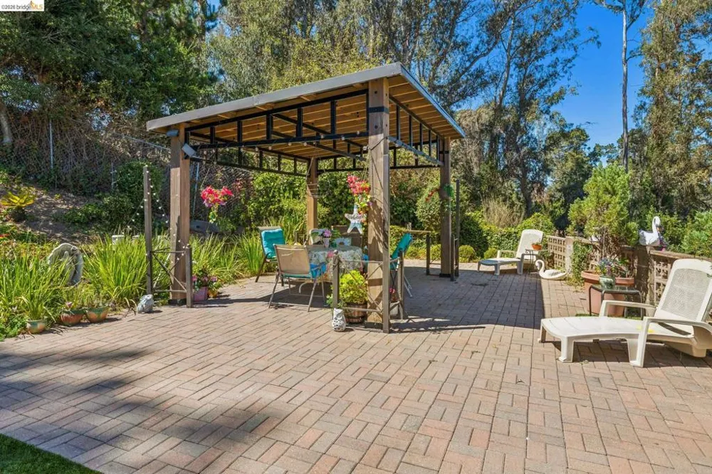11233 Monan St Oakland, CA 94605