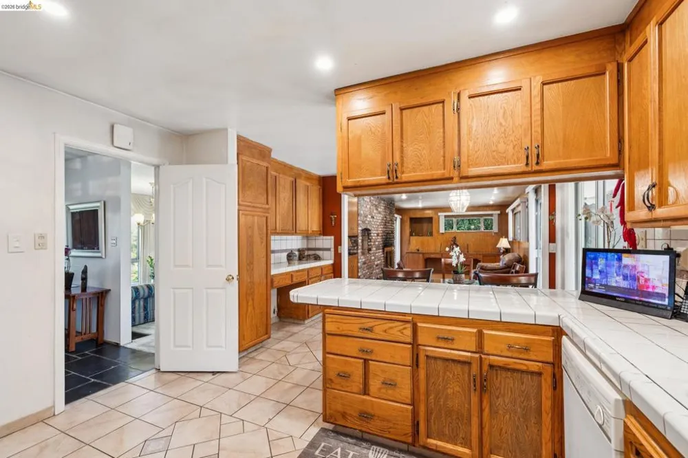 11233 Monan St Oakland, CA 94605