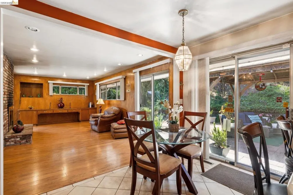 11233 Monan St Oakland, CA 94605