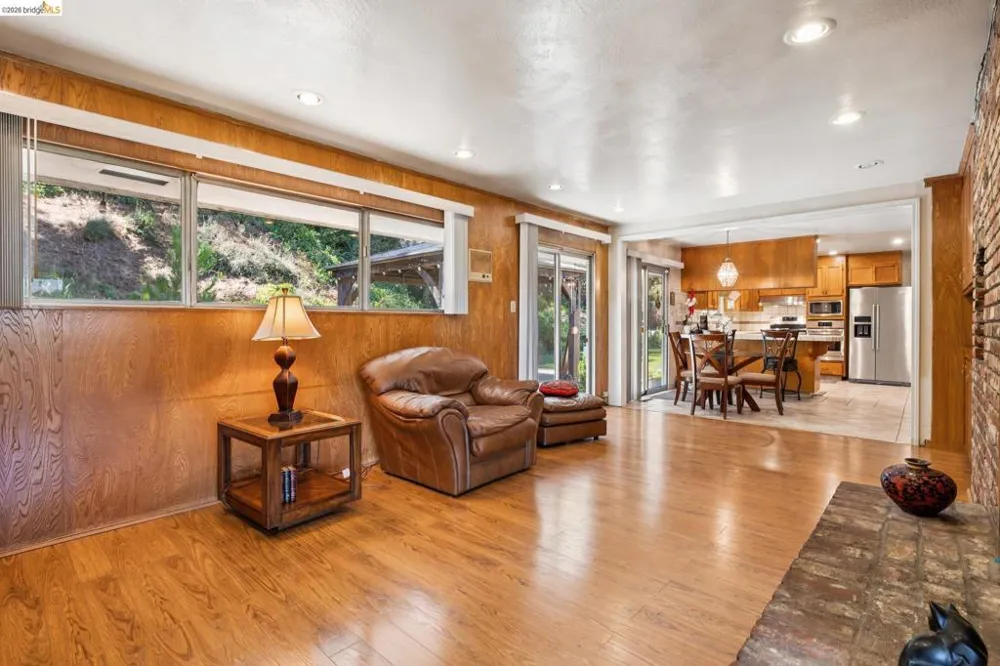 11233 Monan St Oakland, CA 94605