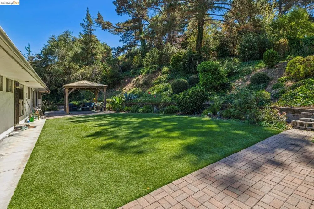 11233 Monan St Oakland, CA 94605