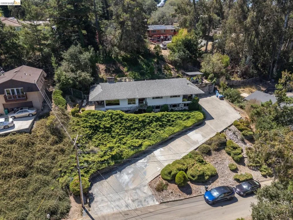 11233 Monan St Oakland, CA 94605
