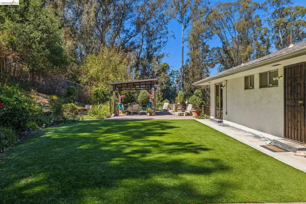 11233 Monan St Oakland, CA 94605
